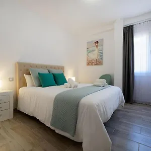 https://julias-sweet-home.in-canary-islands.com